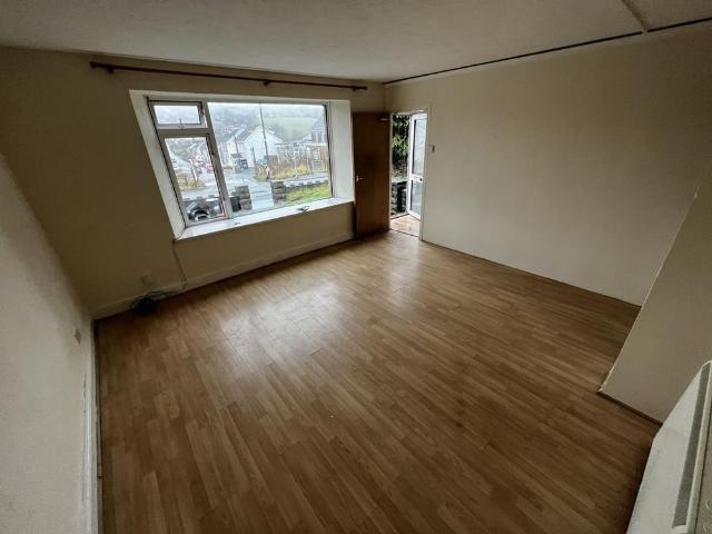 Apartment for rent in Pontyberem, Wales