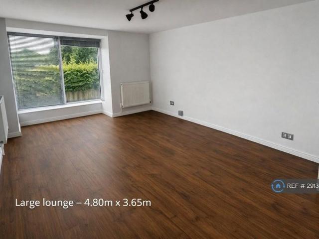 Apartment for rent in Chingford Mount, Highams Park