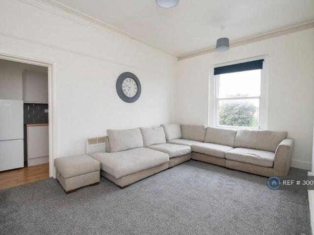 Apartment for rent in South Cliff, Kepwick