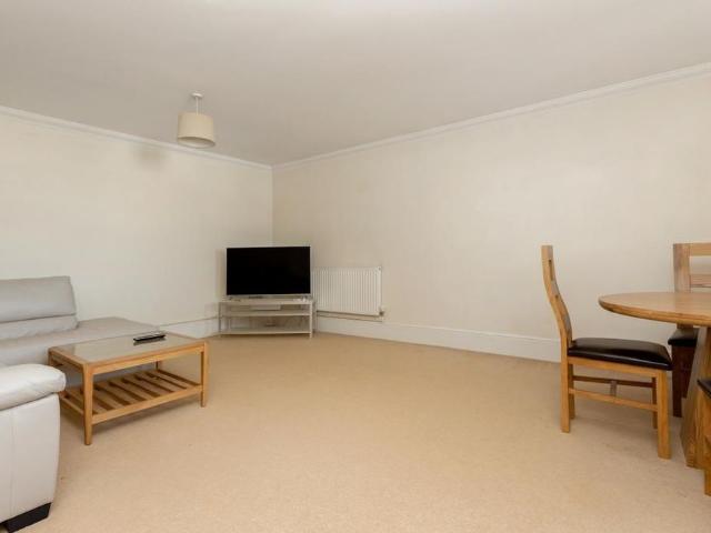 Apartment for rent in Golden Valley, Gloucestershire