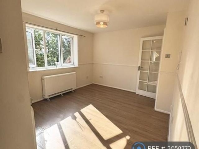 Apartment for rent in Purfleet-on-Thames, Essex