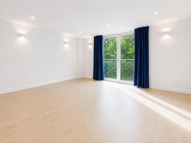 Apartment for rent in The Polygon, City Of Southampton