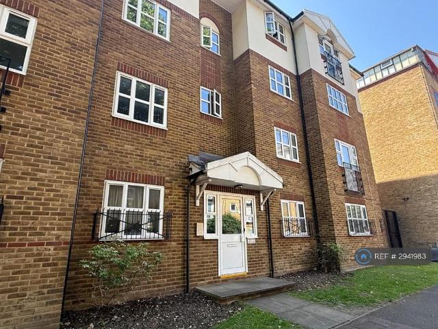 Flat for rent in London Borough of Lewisham, Greater London
