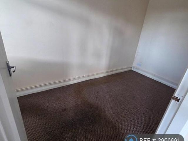 Flat for rent in Heathlands, East Sussex