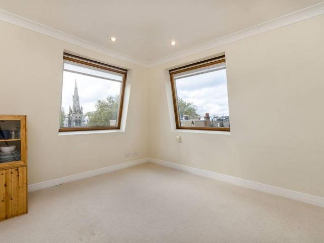 Flat for rent in South Kensington, Isle Of Man