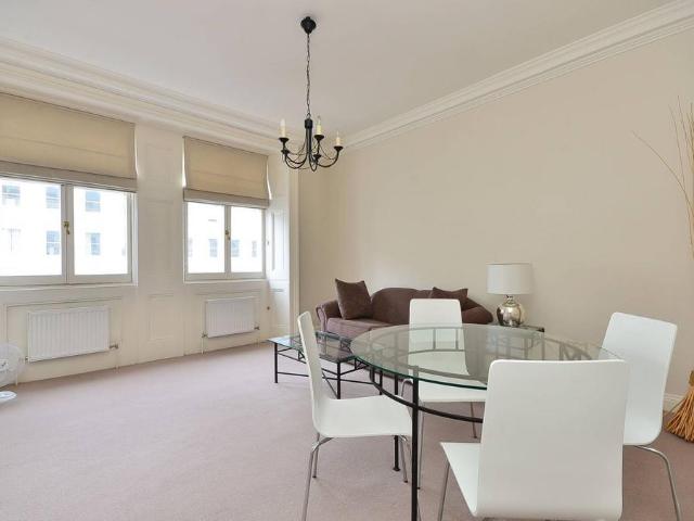Flat for rent in South Kensington, Greater London