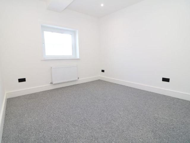 Apartment for rent in Pachesham Park, Surrey