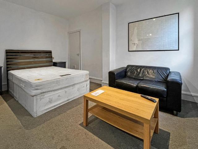 Apartment for rent in Falcon Lodge, Wales