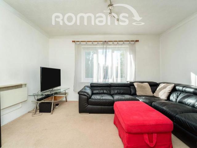 Apartment for rent in Cowley, Greater London