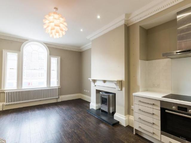 Apartment for rent in Enborne, West Berkshire