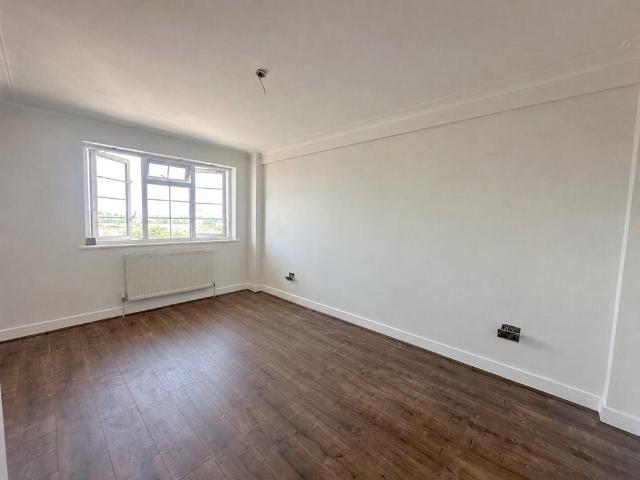 Flat for rent in Cricklewood, Greater London