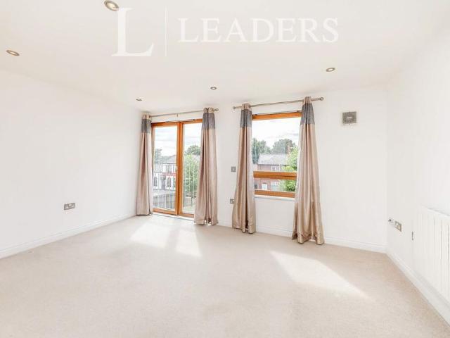 Apartment for rent in Lakenham, East Bank