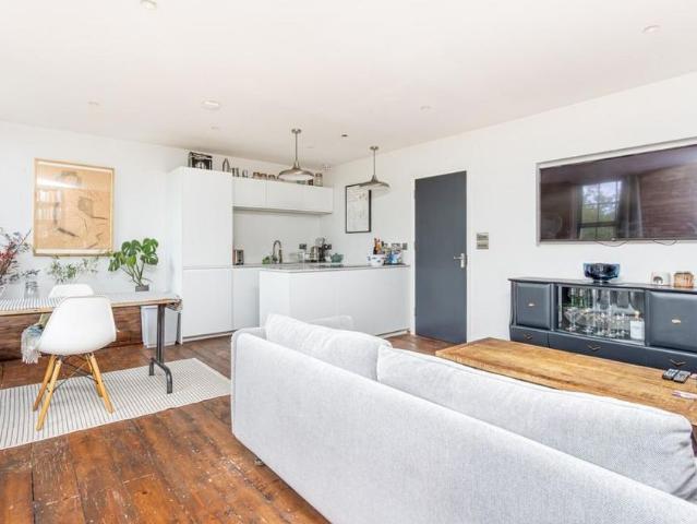 Apartment for rent in Westbrook, Acol