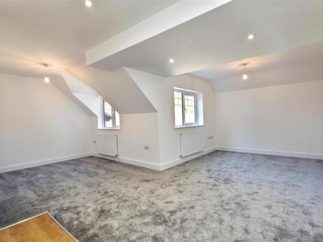 Apartment for rent in Cross In Hand, East Sussex