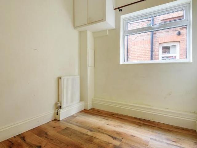 Apartment for rent in Thames Ditton, Elmbridge