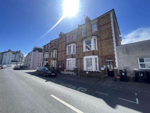 Flat for rent in Roselands, Eastbourne