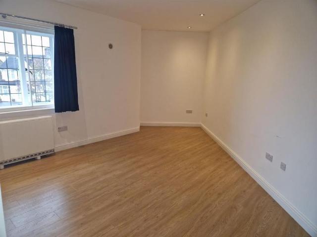 Apartment for rent in Bowes Park, Greater London