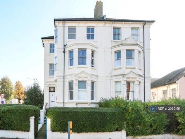 Flat for rent in Aldrington