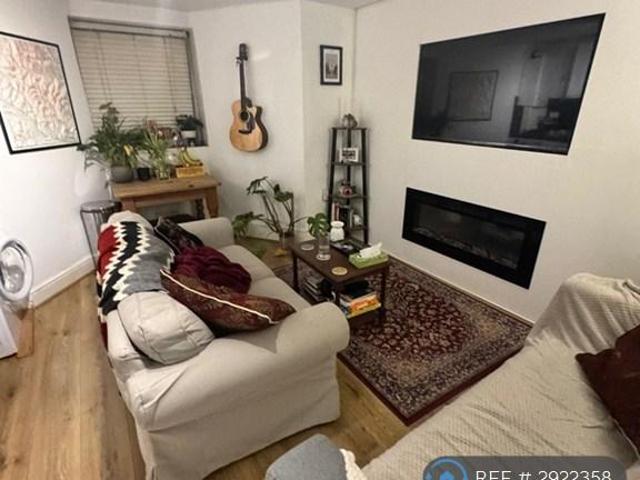 Flat for rent in Stamford Hill, Greater London
