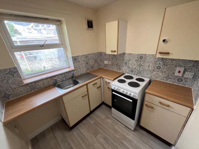Flat for rent in Brynmill, Swansea