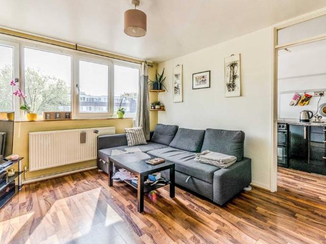 Flat for rent in Islington, Isle Of Man