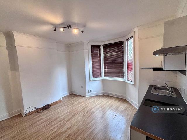 Apartment for rent in Rodbourne, Swindon