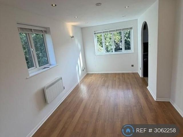 Apartment for rent in London Borough of Sutton, Greater London