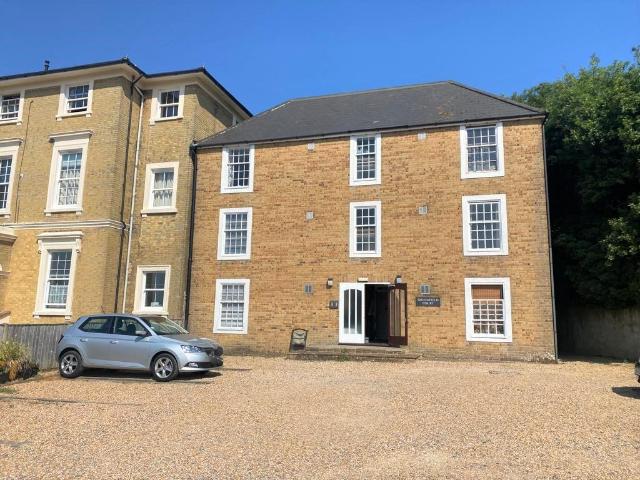 Flat for rent in Elmfield, Ryde