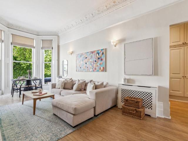 Flat for rent in South Kensington, Isle Of Man