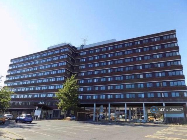 Flat for rent in Dixons Green, West Midlands