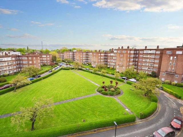 Flat for rent in London Borough of Hounslow, Strand