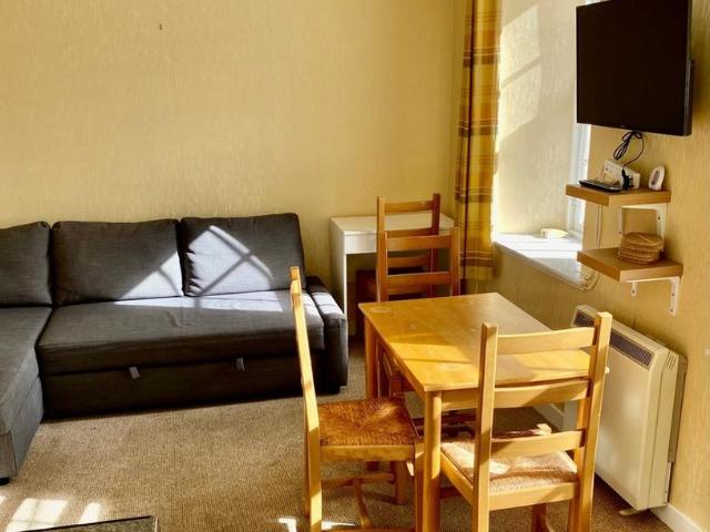 Apartment for rent in Bridgend, Moneydie