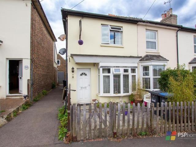 Flat for rent in World's End, Perryfields