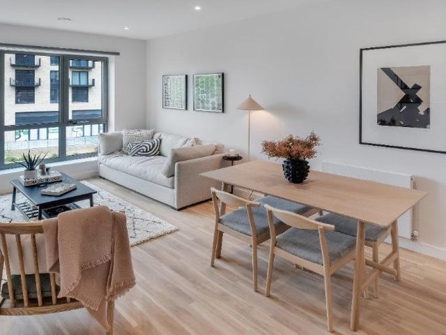 Flat for rent in London Borough of Ealing, Greater London