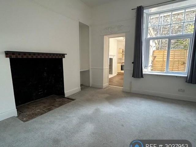 Flat for rent in Mount Wise
