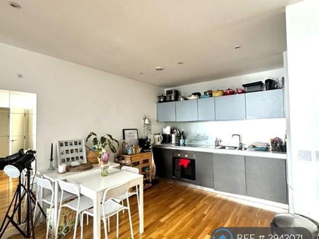 Flat for rent in City Centre, Georgia