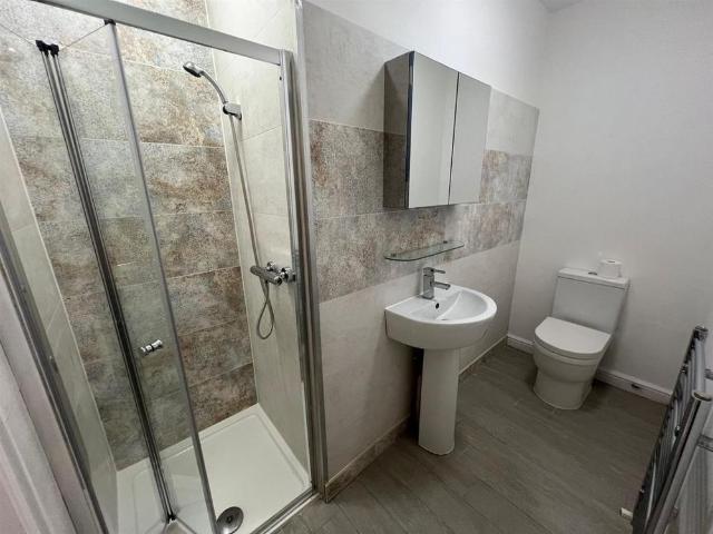 Apartment for rent in Lansdowne, Springbourne