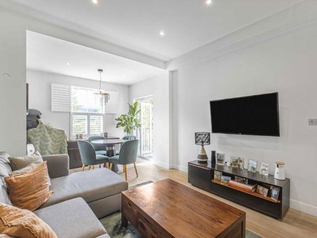 Apartment for rent in Balham, Greater London