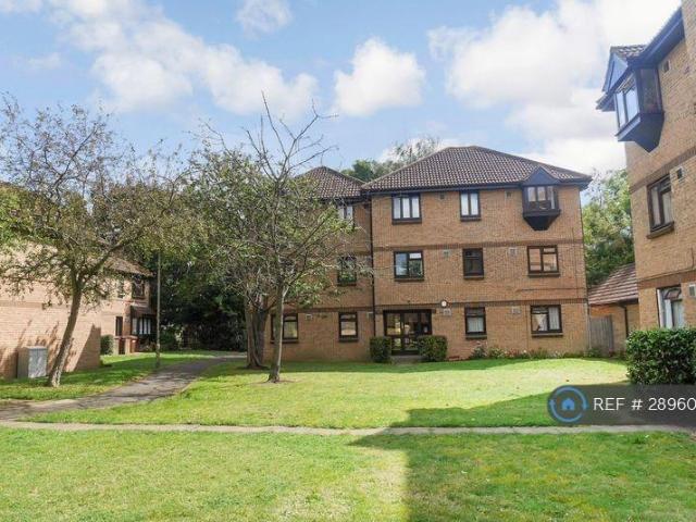 Flat for rent in Colnbrook with Poyle, Slough