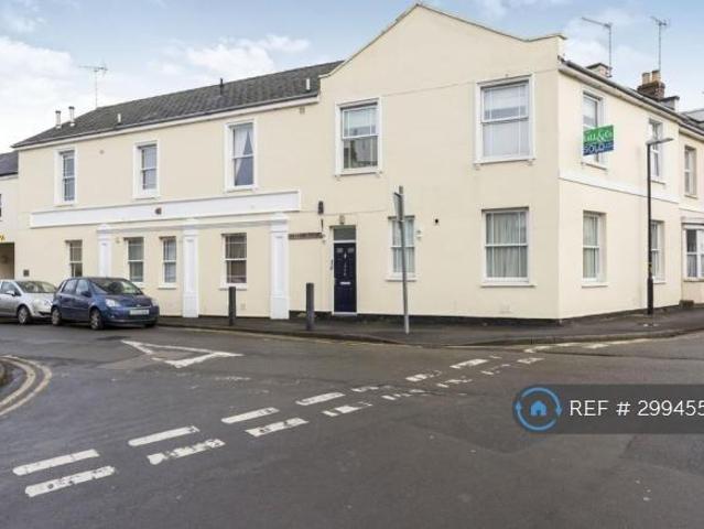 Flat for rent in Golden Valley, Gloucestershire