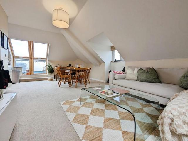 Apartment for rent in Hill, City Of Southampton