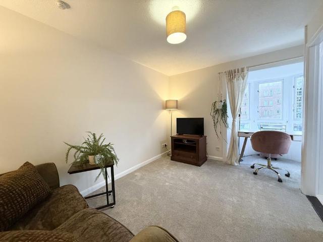 Apartment for rent in Sandyford, Scotland