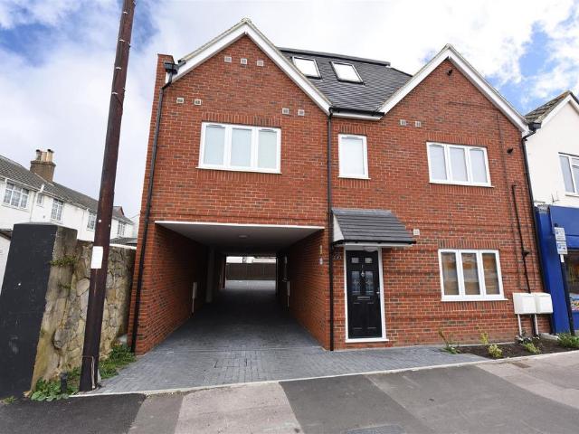Flat for rent in Farnborough, Hampshire