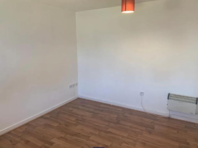 Apartment for rent in Greengates, West Yorkshire