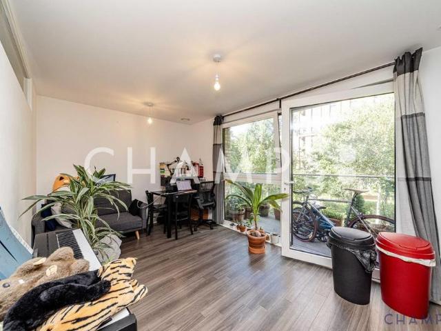 Apartment for rent in Borthwick Wharf, Greater London