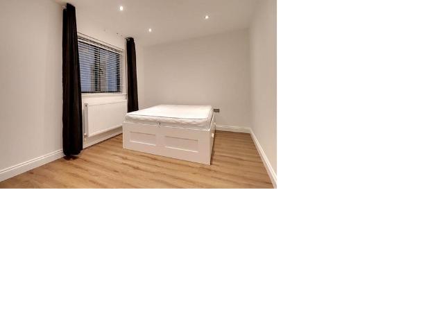 Flat for rent in Navestock Side, Essex