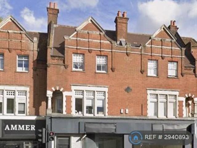 Flat for rent in Woodcote, Epsom