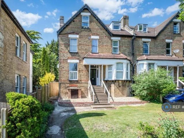 Flat for rent in London Borough of Croydon, Waddon