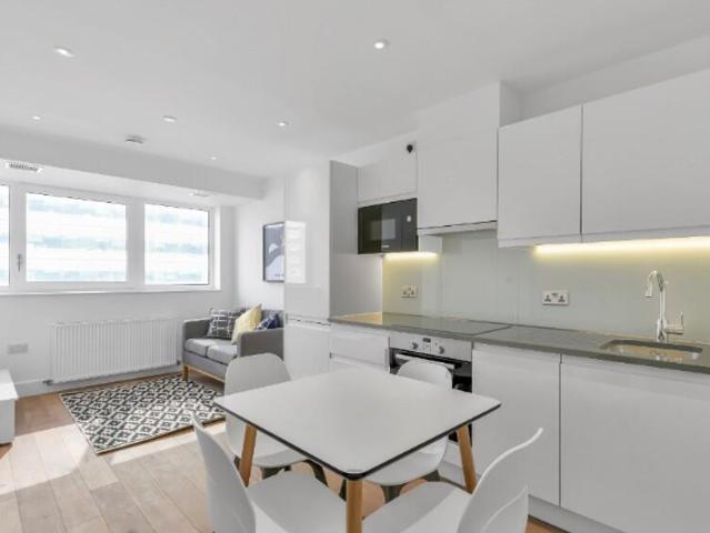 Flat for rent in London Borough of Croydon, Greater London