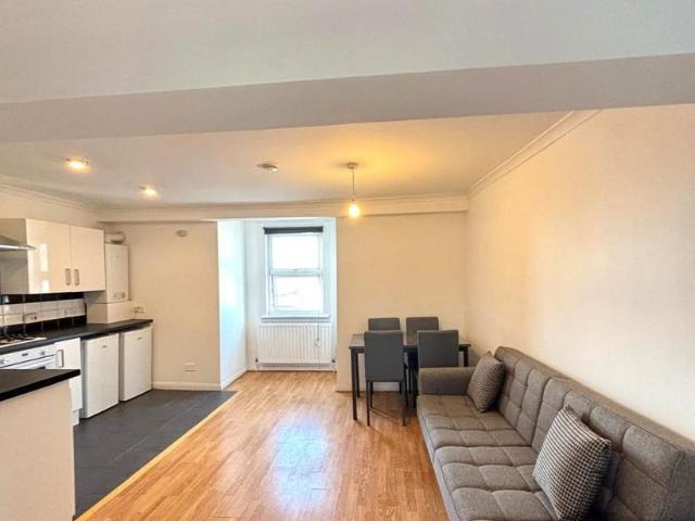 Flat for rent in Clapham Junction, Greater London